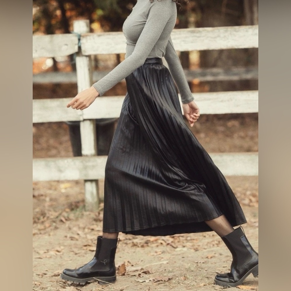 Sincerely Jules Black Faux Leather Accordion Pleated Skirt